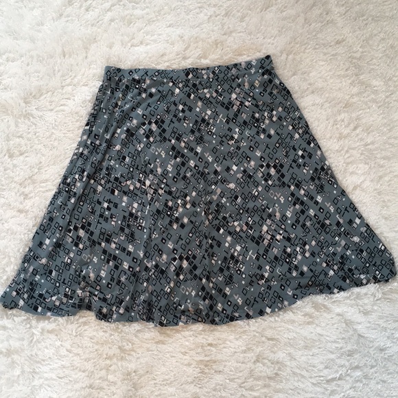 attention Dresses & Skirts - NWOT blue geometrical pattern skirt L 12/14